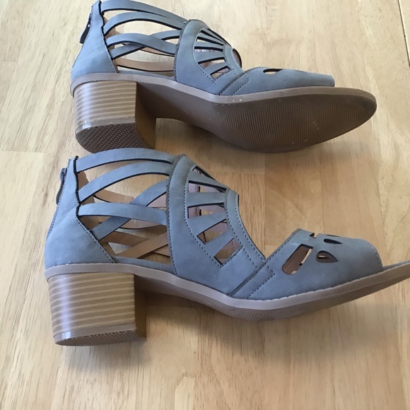 Heels, Size 10M, by JG Collections. Gray - Picture 4 of 7